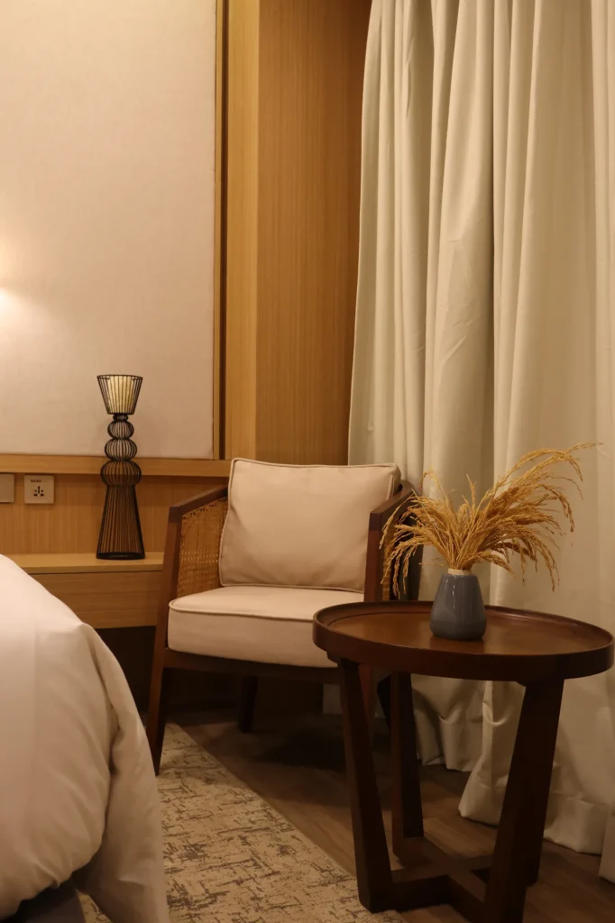 Deluxe Premier Suite - Photo 10