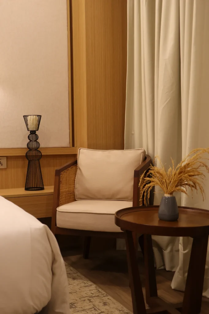 Deluxe Premier Suite - Photo 13
