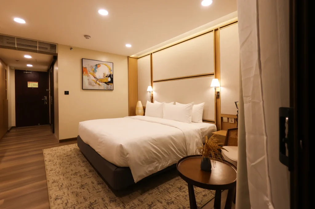 Deluxe Premier Suite - Photo 14