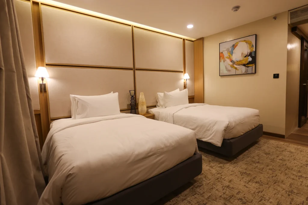 Deluxe Suite - Photo 9
