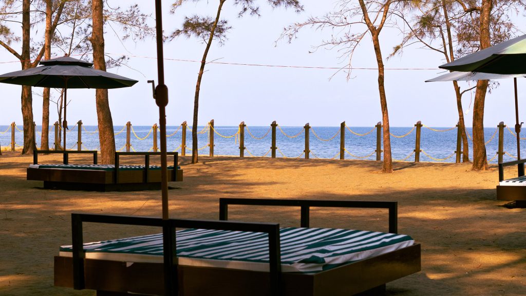 Sunbeds & Cabanas